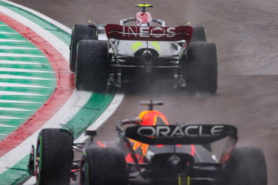 Lewis Hamilton (GBR) ), Mercedes AMG F1 dan Max Verstappen (NLD), Kejuaraan Dunia Formula 1 Balap Red Bull, Rd 4,