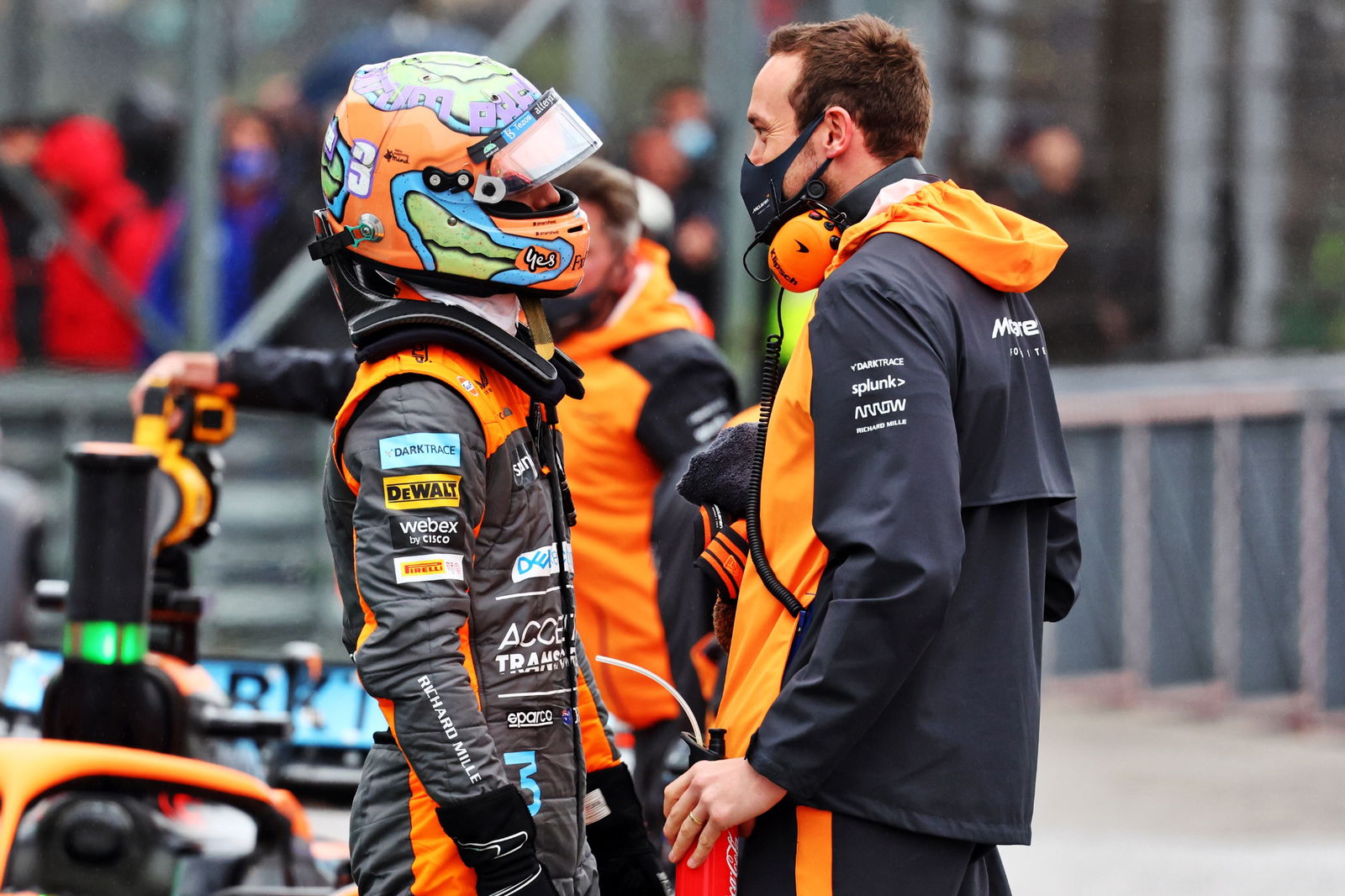 Daniel Ricciardo (AUS) ) McLaren di babak kualifikasi. Kejuaraan Dunia Formula 1, Rd 4, Emilia Romagna Grand Prix,