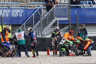 Jonathan Rea and Toprak Razgatlioglu, Assen WorldSBK race2, 24 April