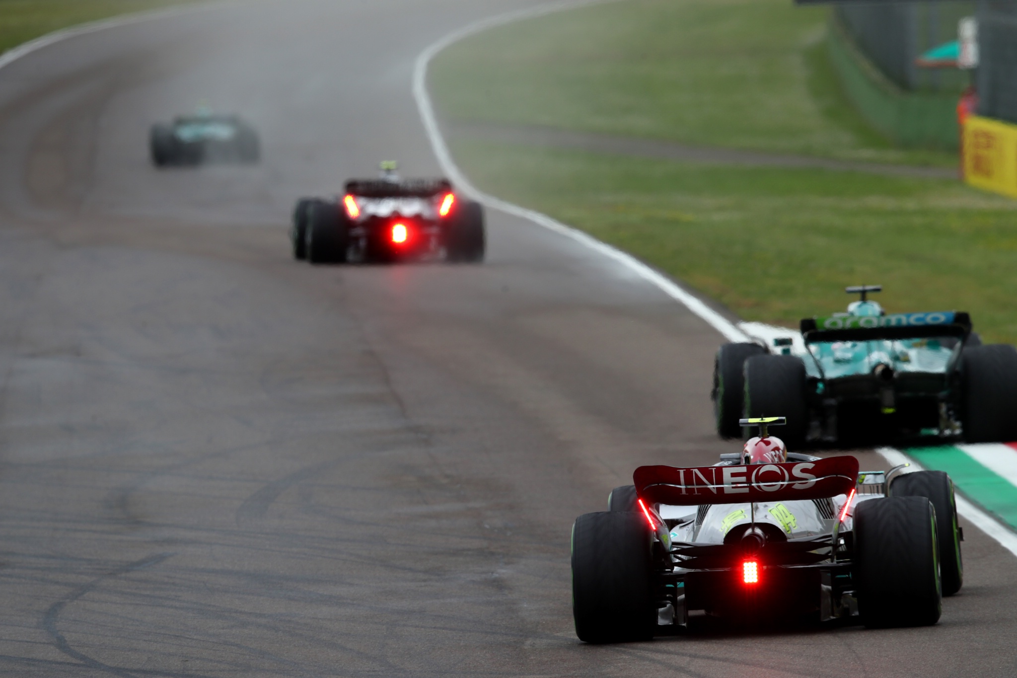 Lewis Hamilton (GBR) ) Mercedes AMG F1 W13. # Kejuaraan Dunia Formula 1, Rd 4, Emilia Romagna Grand Prix, Imola, Italy,