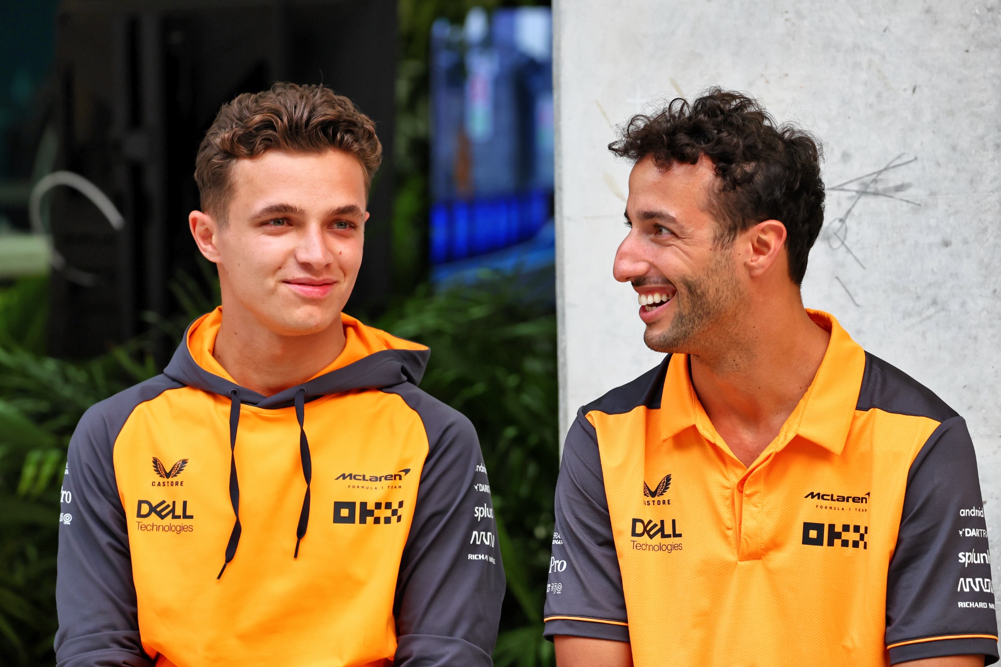 (L ke R ): Lando Norris (GBR) McLaren dengan rekan setimnya Daniel Ricciardo (AUS) McLaren. Kejuaraan Dunia Formula 1, Rd 5,