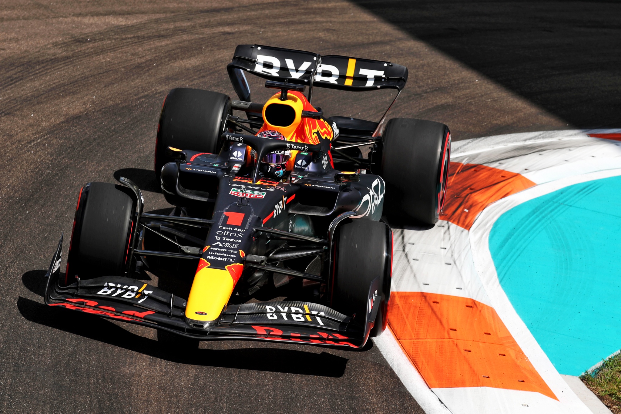 Max Verstappen (NLD) ) Red Bull Racing RB18. Kejuaraan Dunia Formula 1, Rd 5, Miami Grand Prix, Miami, Florida, USA,