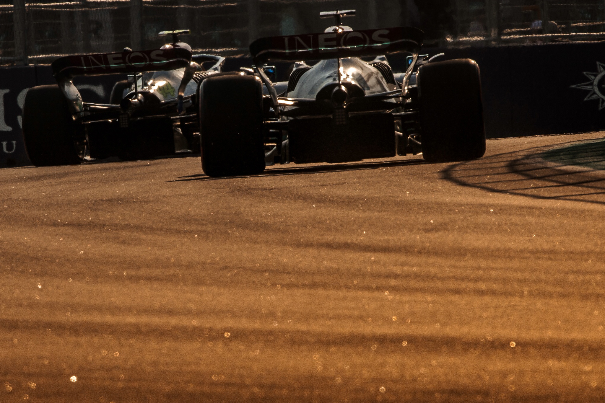George Russell (GBR) Mercedes AMG F1 W13 follows team mate Lewis Hamilton (GBR) Mercedes AMG F1 W13. Formula 1 World