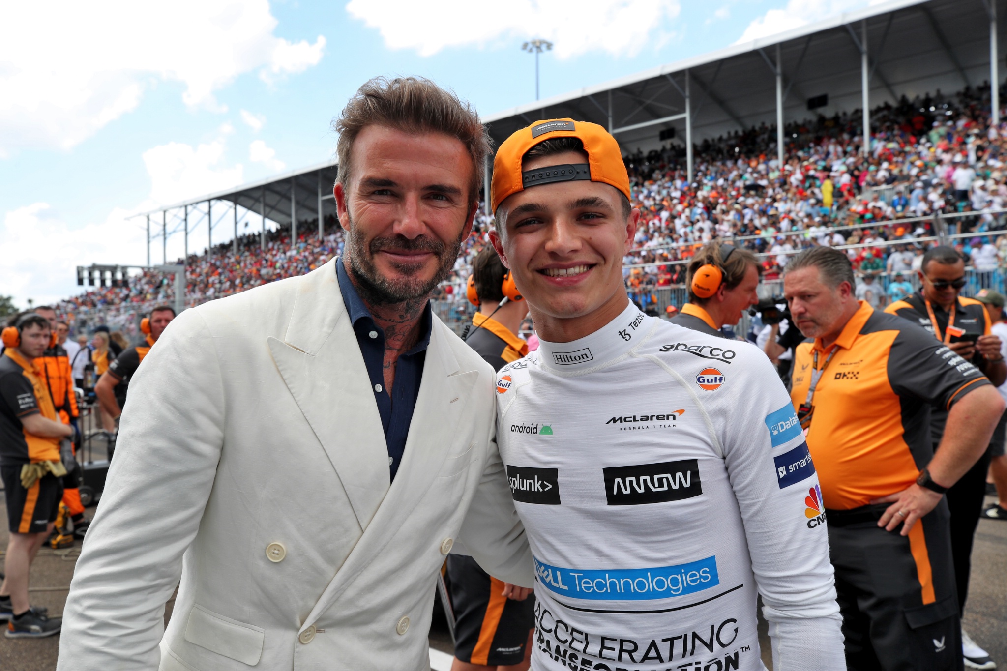 (L ke R ): David Beckham (GBR) Mantan Pemain Sepak Bola dengan Lando Norris (GBR) McLaren di grid. Formula 1 Dunia