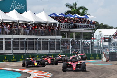 Charles Leclerc (MON) Ferrari F1-75 leads at the start of the race. Formula 1 World Championship, Rd 5, Miami Grand Prix,