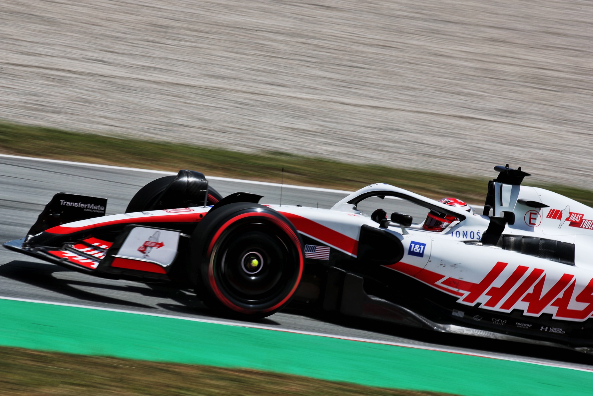 Kevin Magnussen (DEN ) Haas VF-22. Kejuaraan Dunia Formula 1, Rd 6, Grand Prix Spanyol, Barcelona, Spanyol, Kualifikasi