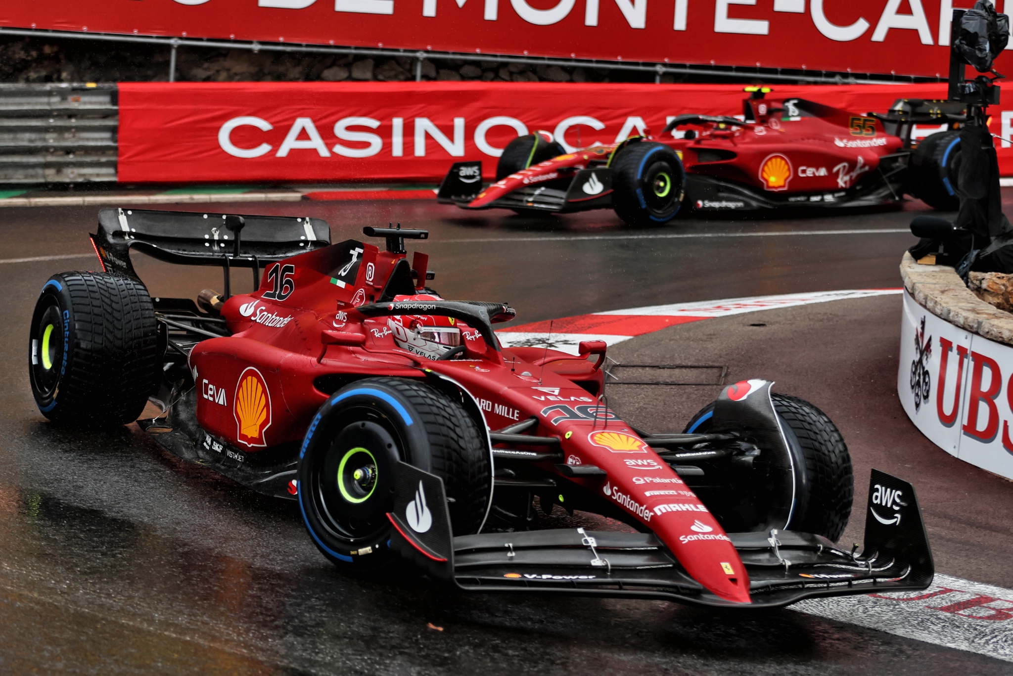 Charles Leclerc (MON ) Ferrari F1-75 di putaran formasi. Formula 1 World Championship, Rd 7, Monaco Grand Prix, Monte