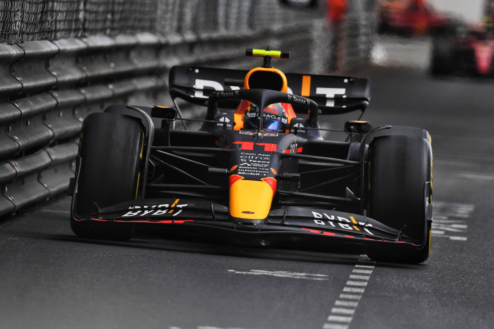 Sergio Perez (MEX) ) Red Bull Racing RB18. Kejuaraan Dunia Formula 1, Rd 7, Grand Prix Monaco, Monte Carlo, Monaco, Race