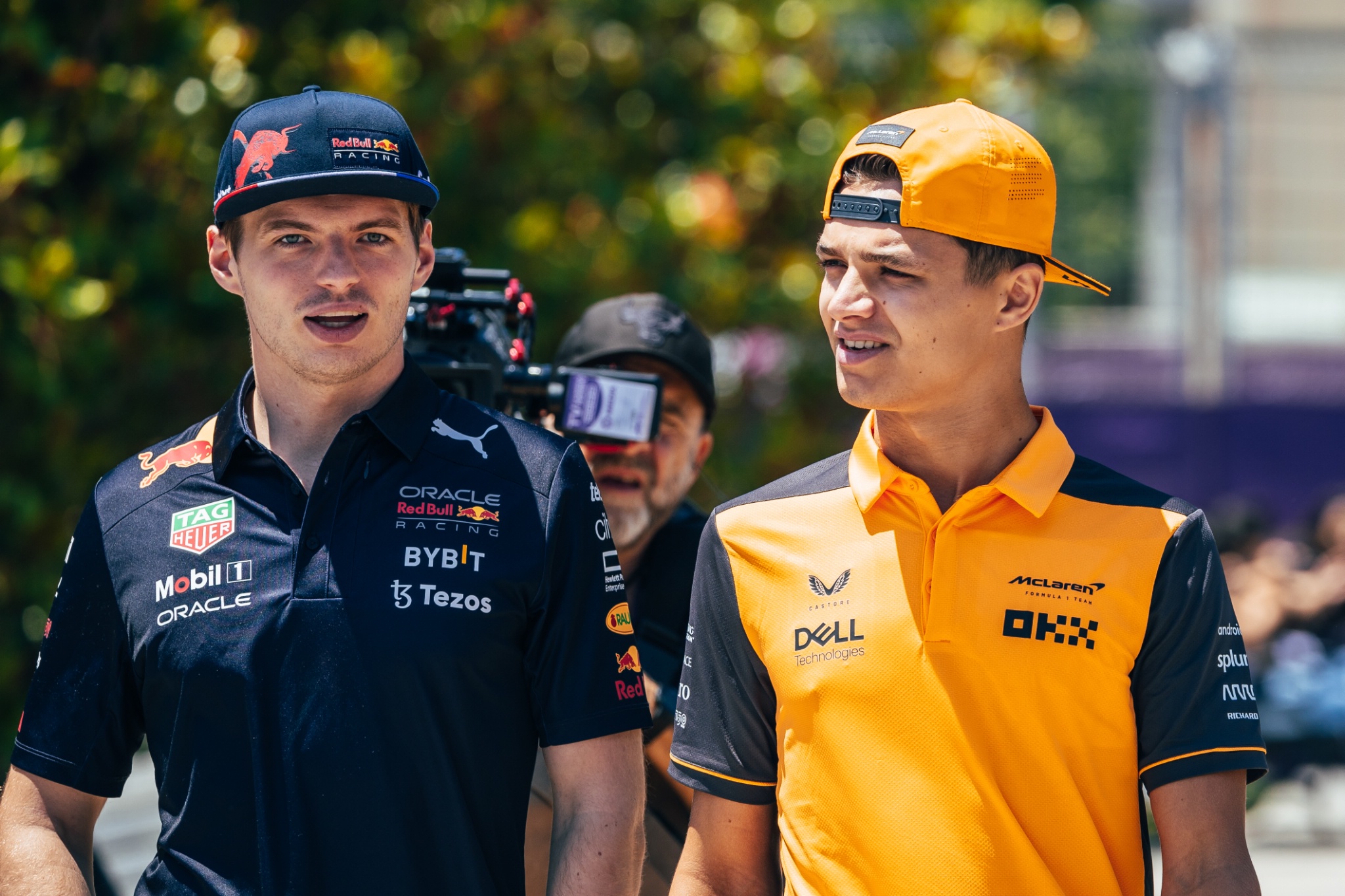 (L ke R ): Max Verstappen (NLD) Red Bull Racing dan Lando Norris (GBR) McLaren. Kejuaraan Dunia Formula 1, Rd 8,