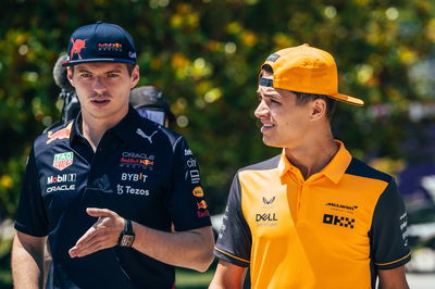 (L ke R ): Max Verstappen (NLD) Red Bull Racing dan Lando Norris (GBR) McLaren. Kejuaraan Dunia Formula 1, Rd 8,