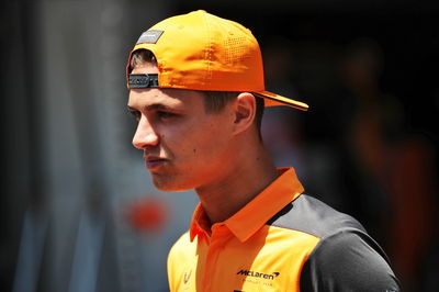 Lando Norris] ) McLaren. Kejuaraan Dunia Formula 1, Rd 8, Grand Prix Azerbaijan, Sirkuit Jalanan Baku, Azerbaijan,