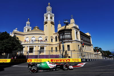 Guanyu Zhou (CHN) ) Alfa Romeo F1 Team C42. Kejuaraan Dunia Formula 1, Rd 8, Grand Prix Azerbaijan, Sirkuit Jalan Baku,