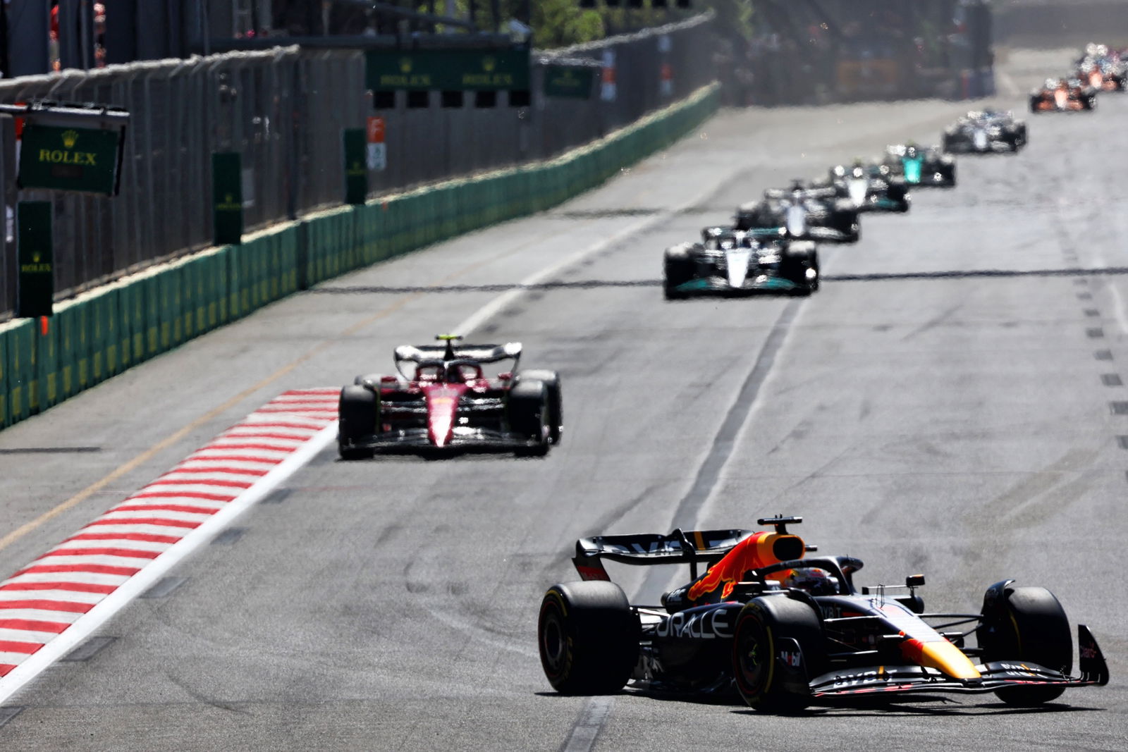 Max Verstappen (NLD) ) Red Bull Racing RB18. Kejuaraan Dunia Formula 1, Rd 8, Grand Prix Azerbaijan, Sirkuit Jalanan Baku,