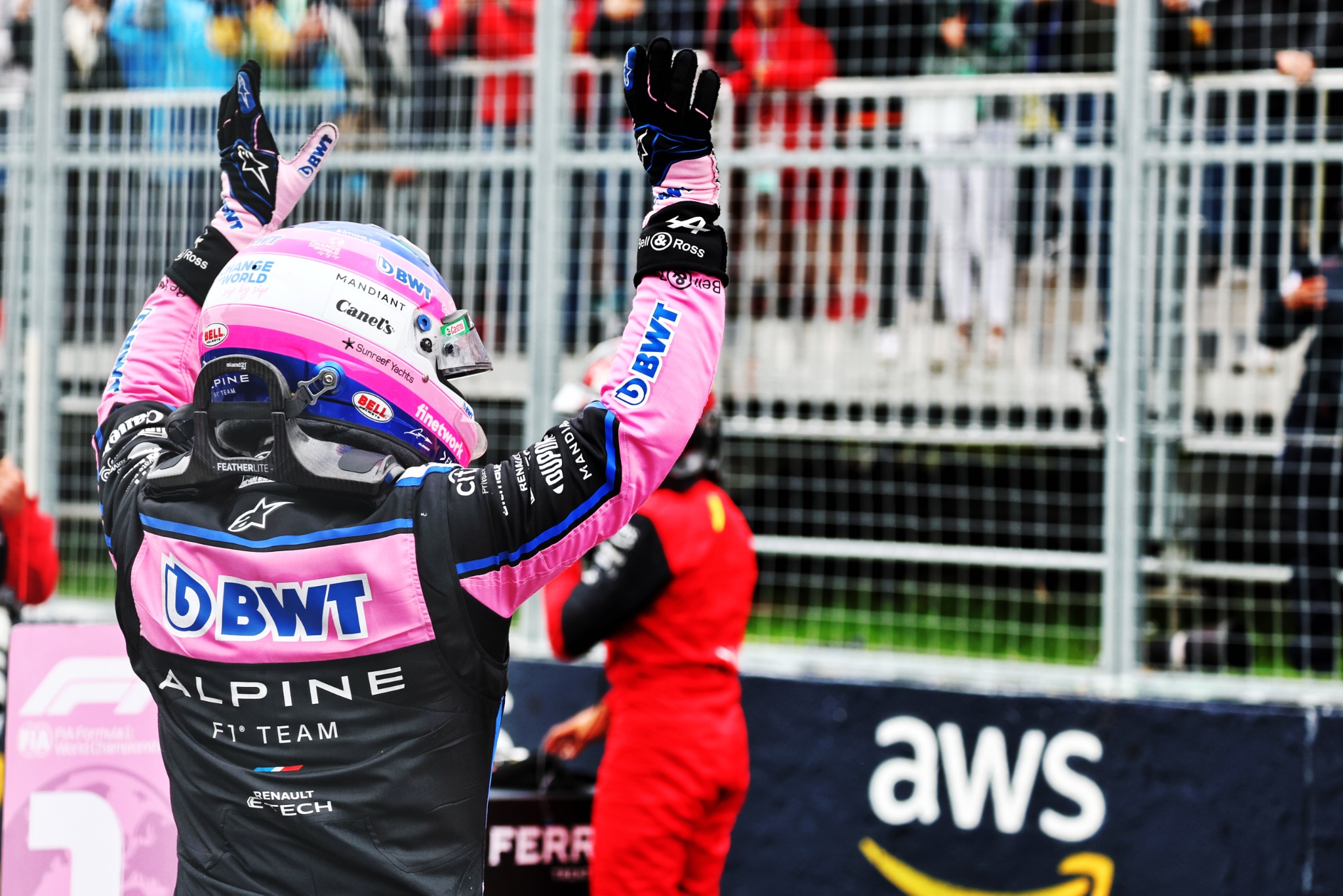 Fernando Alonso (ESP) ) Tim F1 Alpine merayakan posisi keduanya di babak kualifikasi. Dunia Formula 1