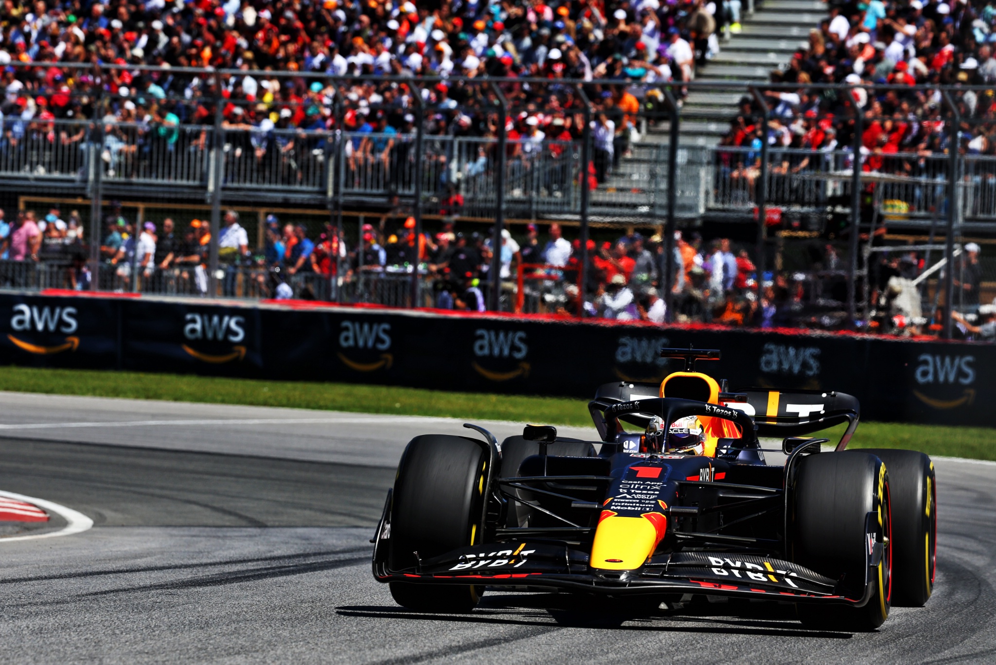 Max Verstappen (NLD) Red Bull Racing RB18. Formula 1 World Championship, Rd 9, Canadian Grand Prix, Montreal, Canada, Race