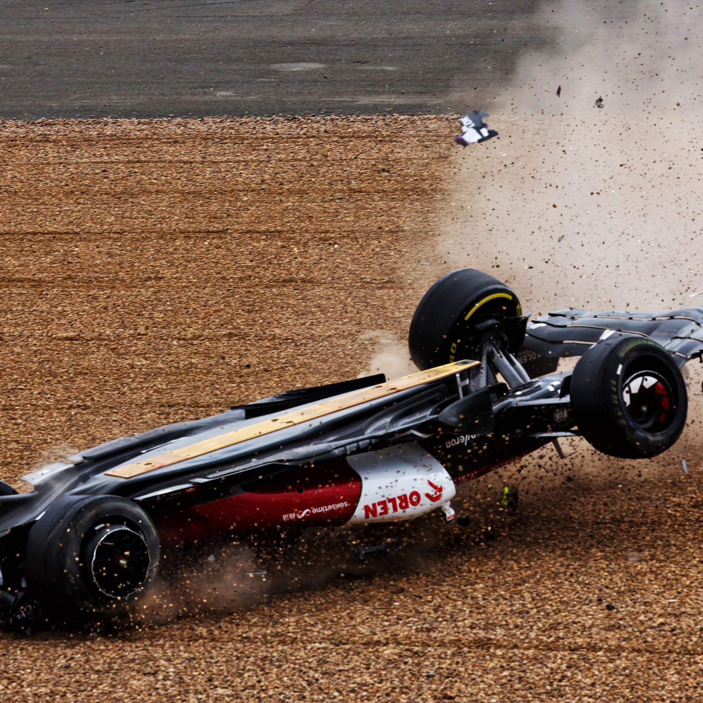 Guanyu Zhou (CHN) Alfa Romeo F1 Team C42 crashes at the start of the race. Formula 1 World Championship, Rd 10, British