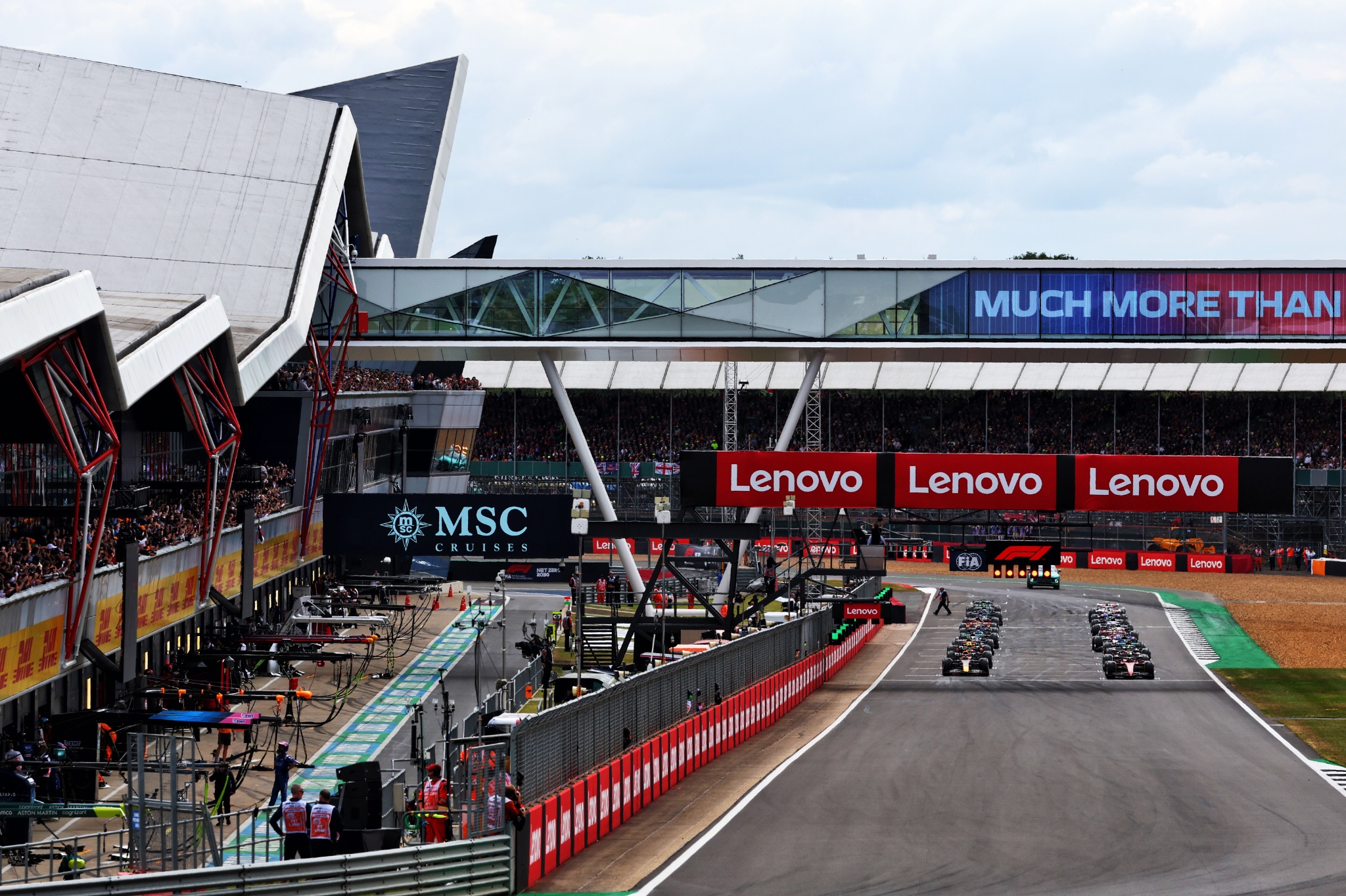 The start of the race. Formula 1 World Championship, Rd 10, British Grand Prix, Silverstone, England, Race Day.-