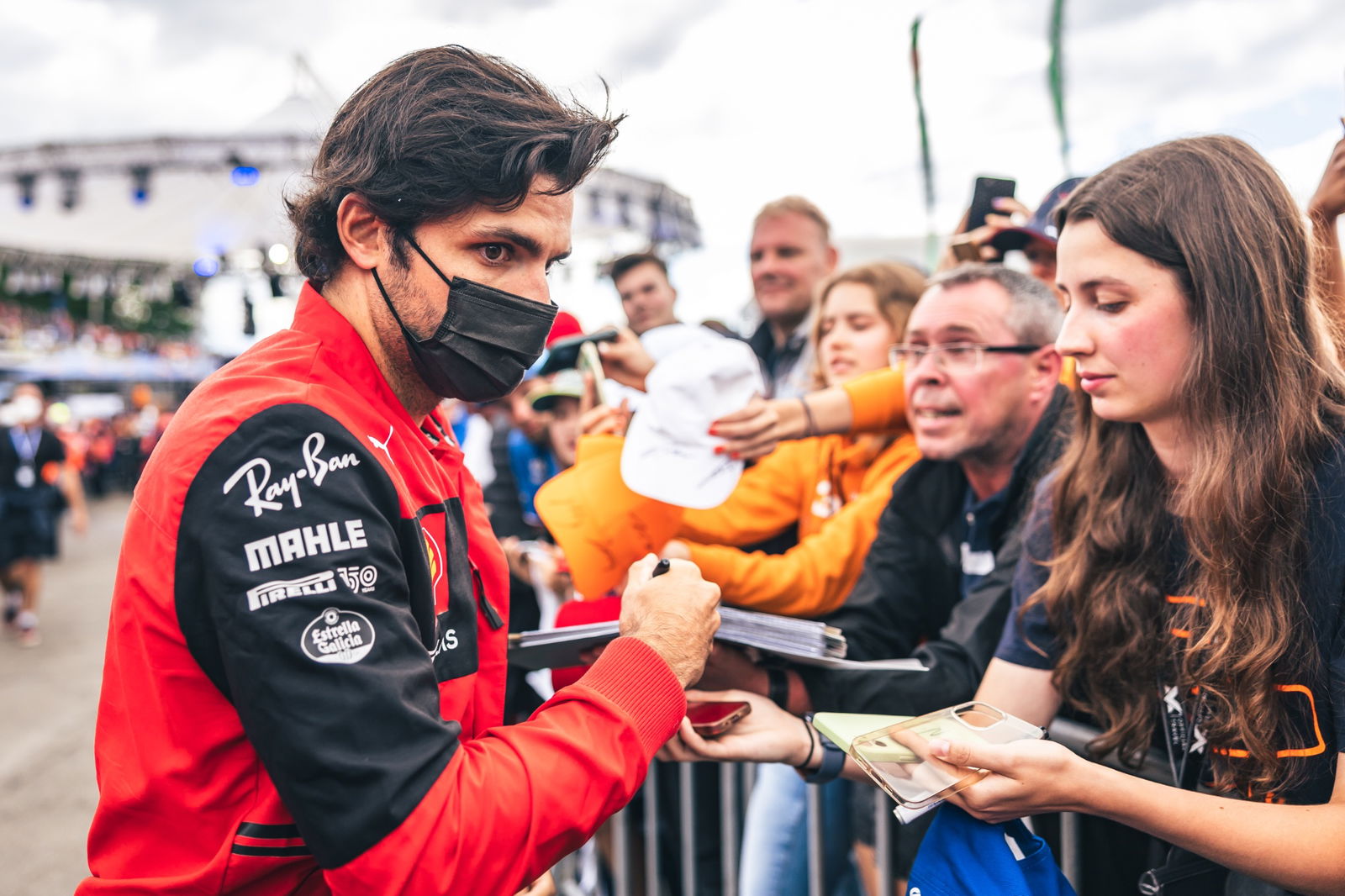 Carlos Sainz Jr (ESP) Ferrari with fans. Formula 1 World Championship, Rd 11, Austrian Grand Prix, Spielberg, Austria,