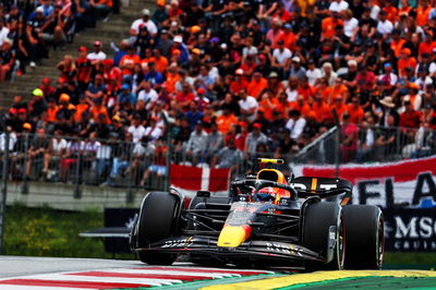 Sergio Perez (MEX) ) Red Bull Racing RB18. Kejuaraan Dunia Formula 1, Rd 11, Grand Prix Austria, Spielberg, Austria,