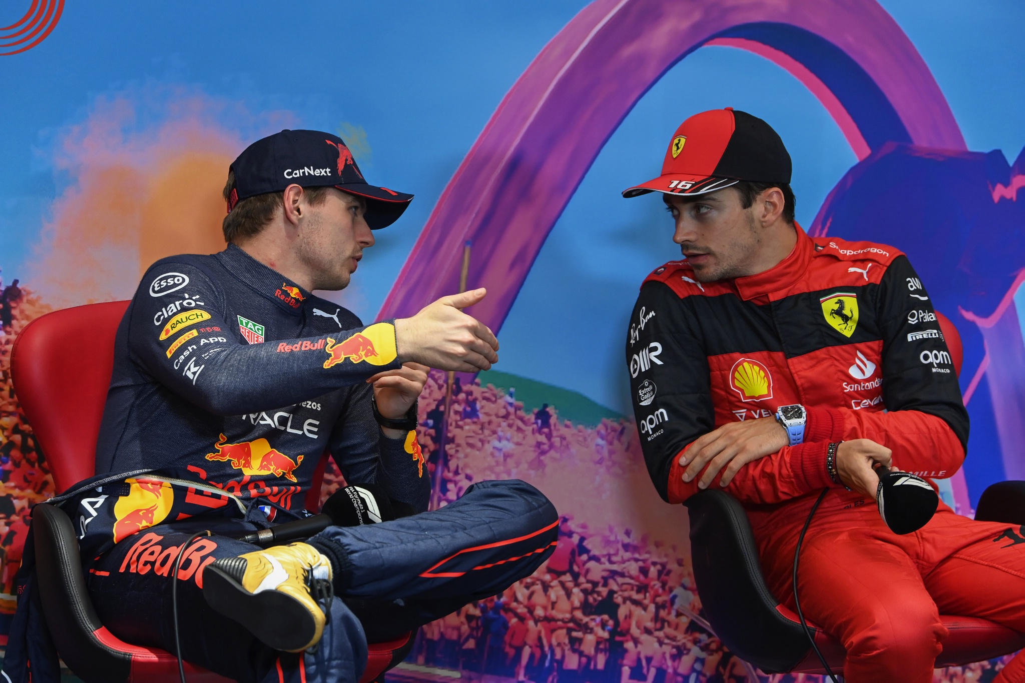 (L to R): Max Verstappen (NLD) Red Bull Racing and Charles Leclerc (MON) Ferrari in the post race FIA Press Conference.