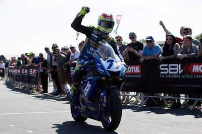 Dominique Aegerter takes pole position, Donington Park WorldSSP, 16 July