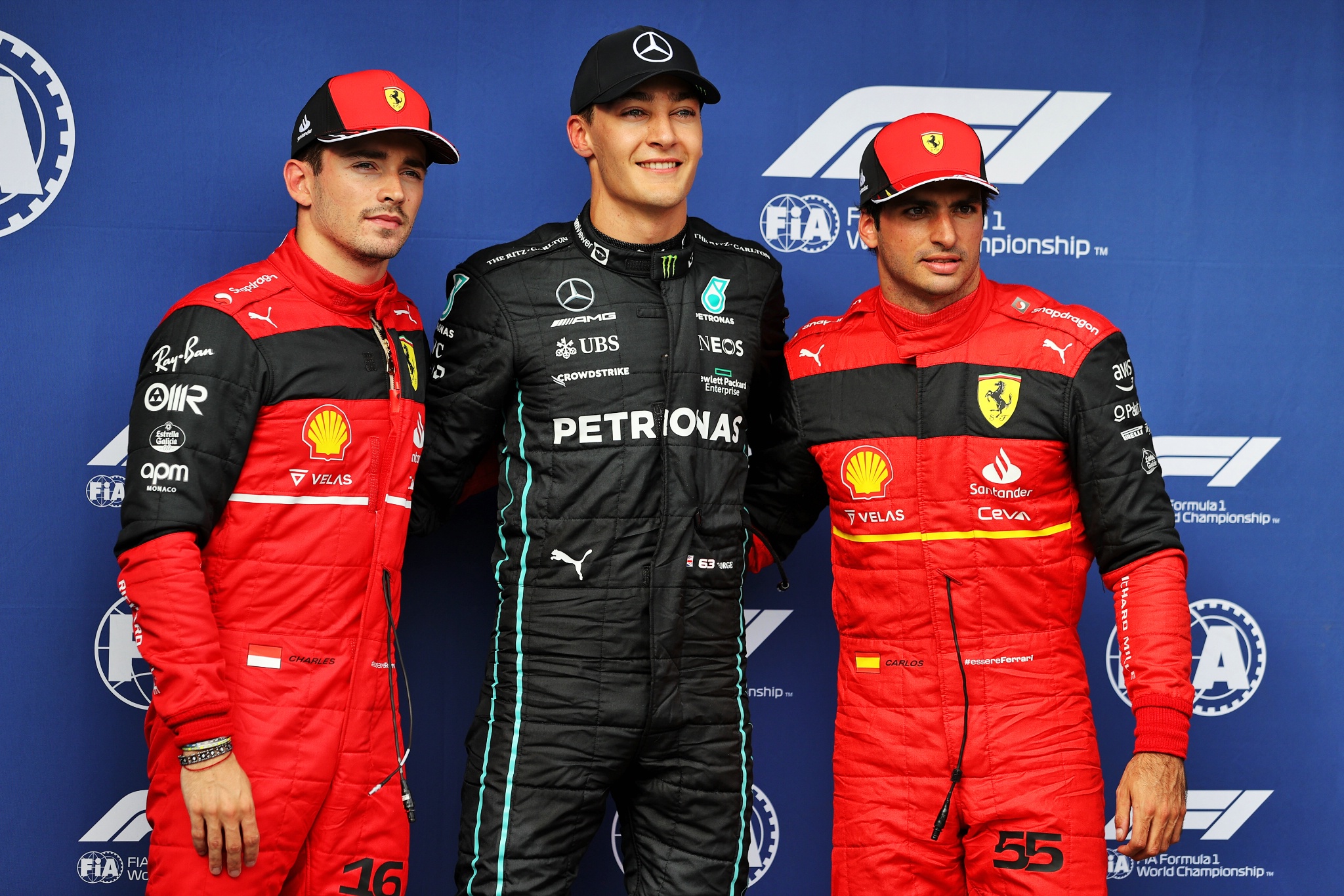 Kualifikasi tiga besar dalam parc ferme (kiri ke kanan): Charles Leclerc (MON) Ferrari, ketiga; George Russell (GBR) Mercedes AMG F1,