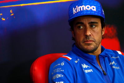 Fernando Alonso (ESP) ) Tim F1 Alpine dalam Konferensi Pers FIA. Kejuaraan Dunia Formula 1, Rd 14, Belgian Grand Prix,