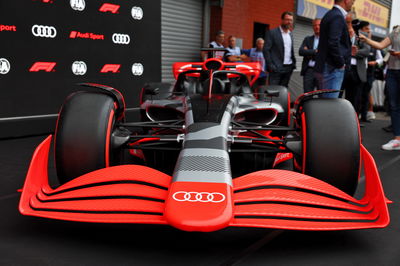 A showcar in the pits asregulations. Formula 1