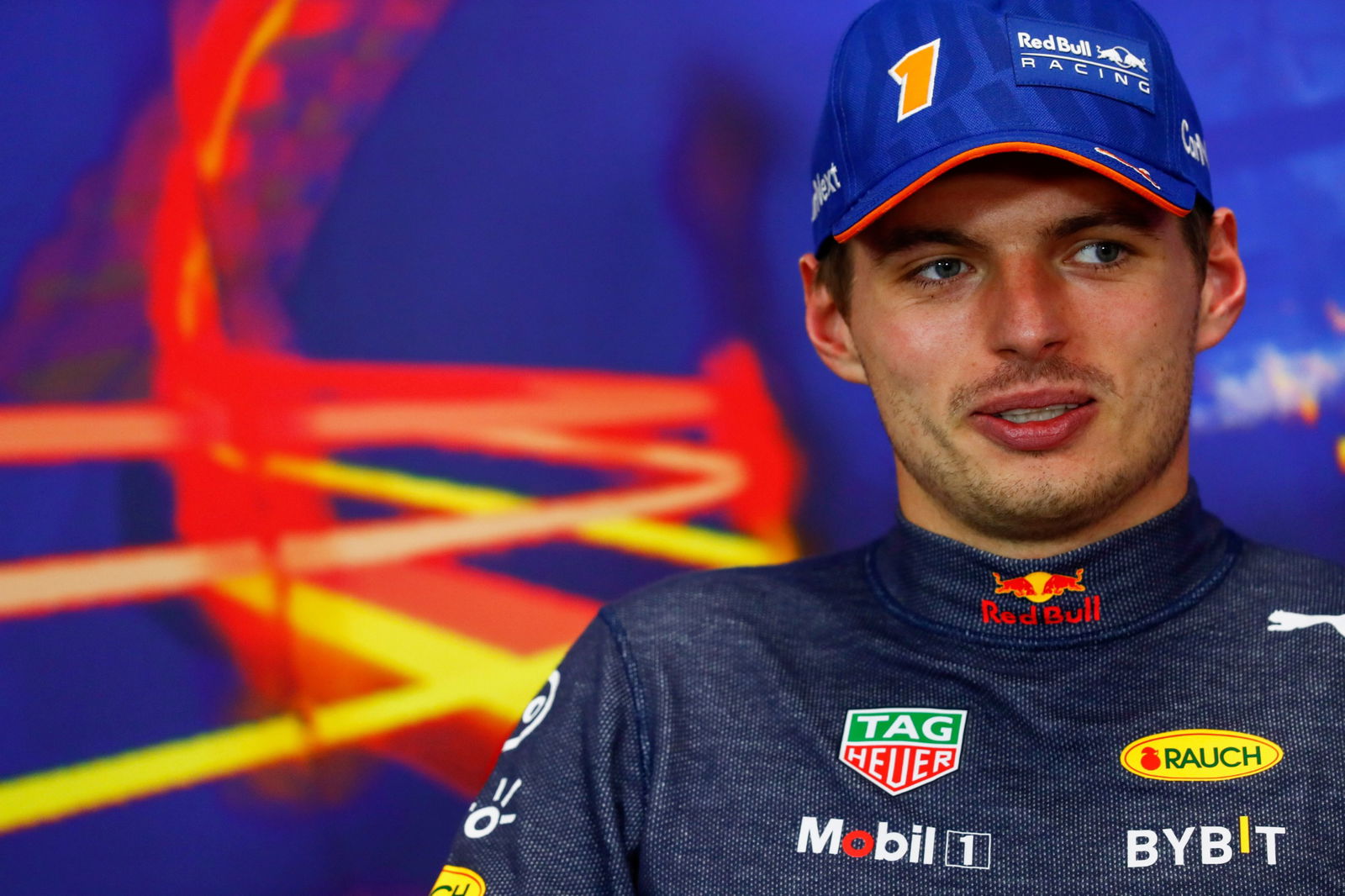Max Verstappen (NLD) ) Red Bull Racing dalam Konferensi Pers FIA pasca balapan. Kejuaraan Dunia Formula 1, Rd 14, Belgian