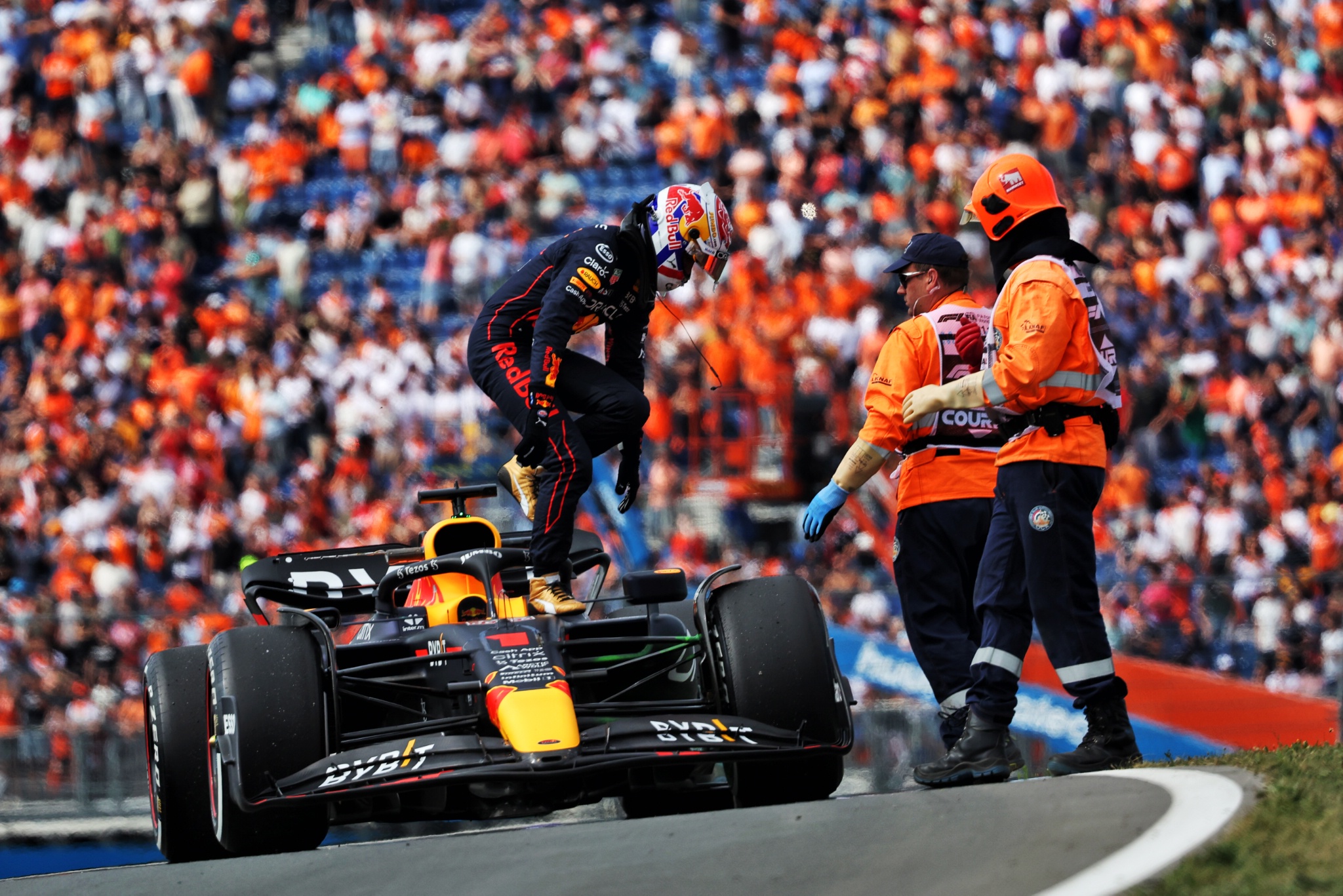 Max Verstappen (NLD) Red Bull Racing RB18 stopped in the first practice session. Formula 1 World Championship, Rd 14,