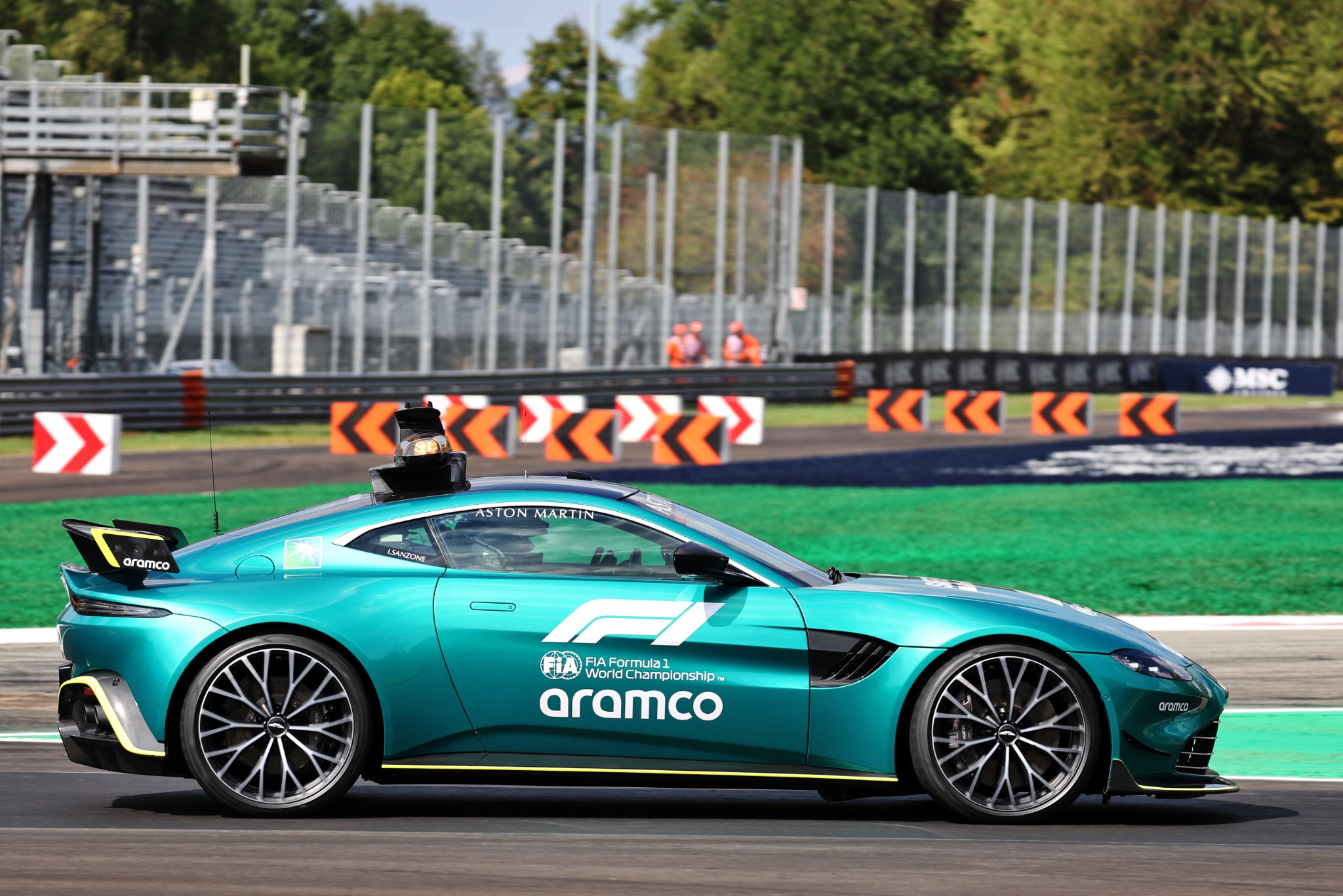 Aston Martin FIA Safety Mobil. Kejuaraan Dunia Formula 1, Rd 16, Grand Prix Italia, Monza, Italia, Hari Persiapan.-