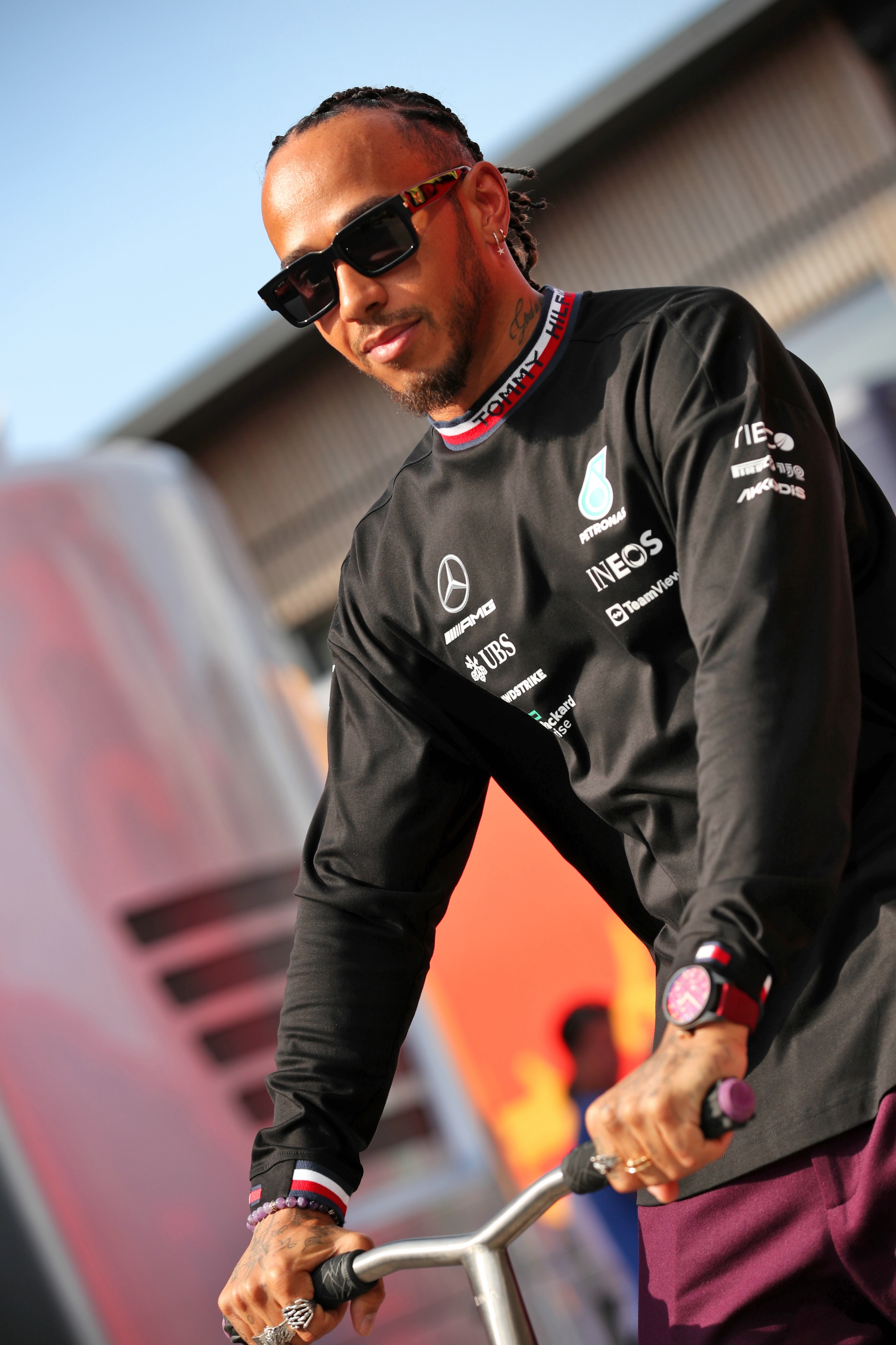 Lewis Hamilton (GBR) ) Mercedes AMG F1. Kejuaraan Dunia Formula 1, Rd 16, Grand Prix Italia, Monza, Italia, Persiapan