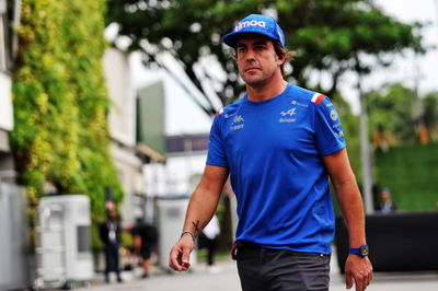 Fernando Alonso (ESP) Alpine F1 Team. Formula 1 World Championship, Rd 17, Singapore Grand Prix, Marina Bay Street