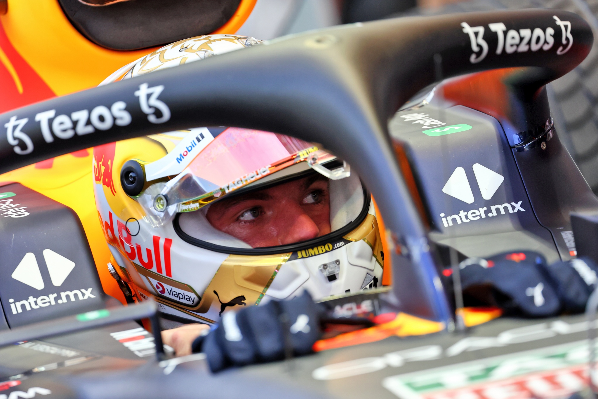 Max Verstappen (NLD) Red Bull Racing RB18. Formula 1 World Championship, Rd 17, Singapore Grand Prix, Marina Bay Street