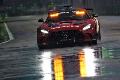 Mercedes FIA Safety Car . Kejuaraan Dunia Formula 1, Rd 17, Grand Prix Singapura, Sirkuit Jalan Marina Bay, Singapura,