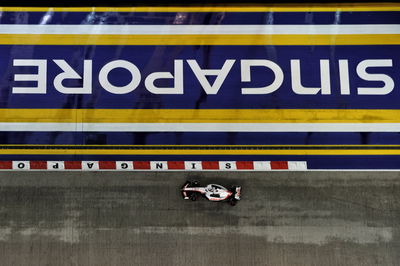 Kevin Magnussen (DEN) Haas VF-22. Formula 1 World Championship, Rd 17, Singapore Grand Prix, Marina Bay Street Circuit,