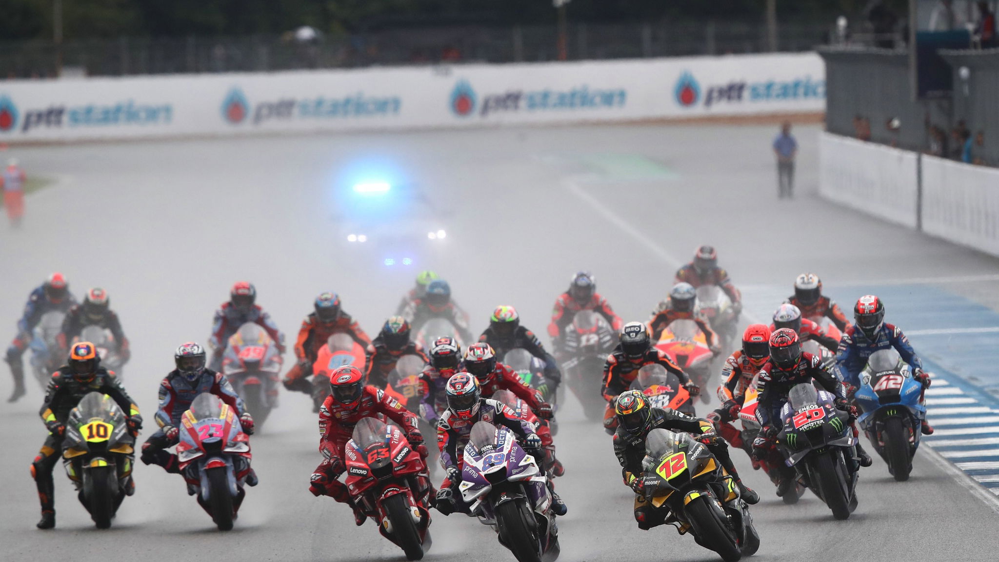 Jorge Martin leads