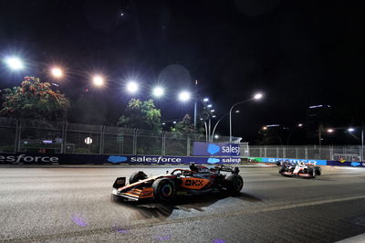 Daniel Ricciardo (AUS) McLaren MCL36. Formula 1 World Championship, Rd 17, Singapore Grand Prix, Marina Bay Street