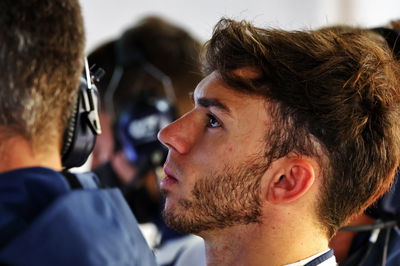 Pierre Gasly (FRA) AlphaTauri. Formula 1 World Championship, Rd 18, Japanese Grand Prix, Suzuka, Japan, Practice Day.
-