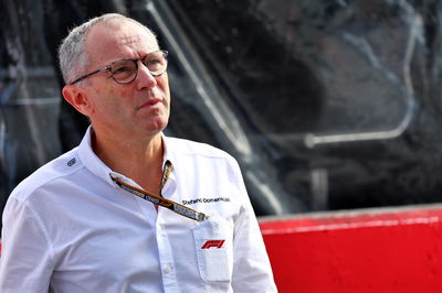 Stefano Domenicali (ITA ) Presiden dan CEO Formula Satu Kejuaraan Dunia Formula 1, Rd 18, Grand Prix Jepang, Suzuka,