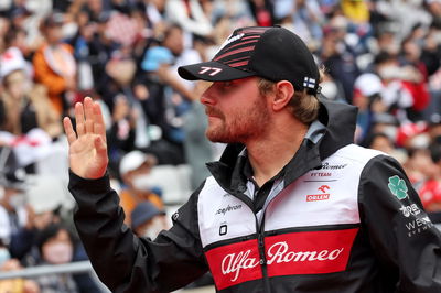 Valtteri Bottas (FIN) ) Tim F1 Alfa Romeo dalam parade pembalap. Kejuaraan Dunia Formula 1, Rd 18, Grand Prix Jepang,