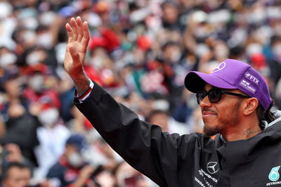 Lewis Hamilton (GBR) Mercedes AMG F1 on the drivers parade. Formula 1 World Championship, Rd 18, Japanese Grand Prix,