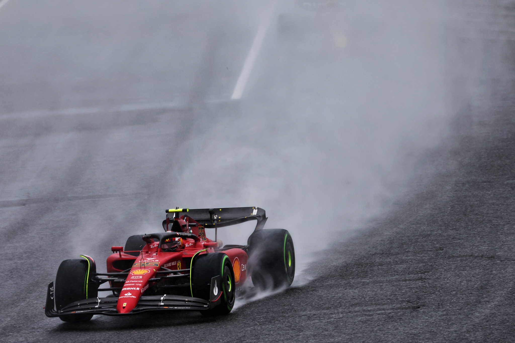 Carlos Sainz Jr (ESP) Ferrari F1-75 on the formation lap. Formula 1 World Championship, Rd 18, Japanese Grand Prix,