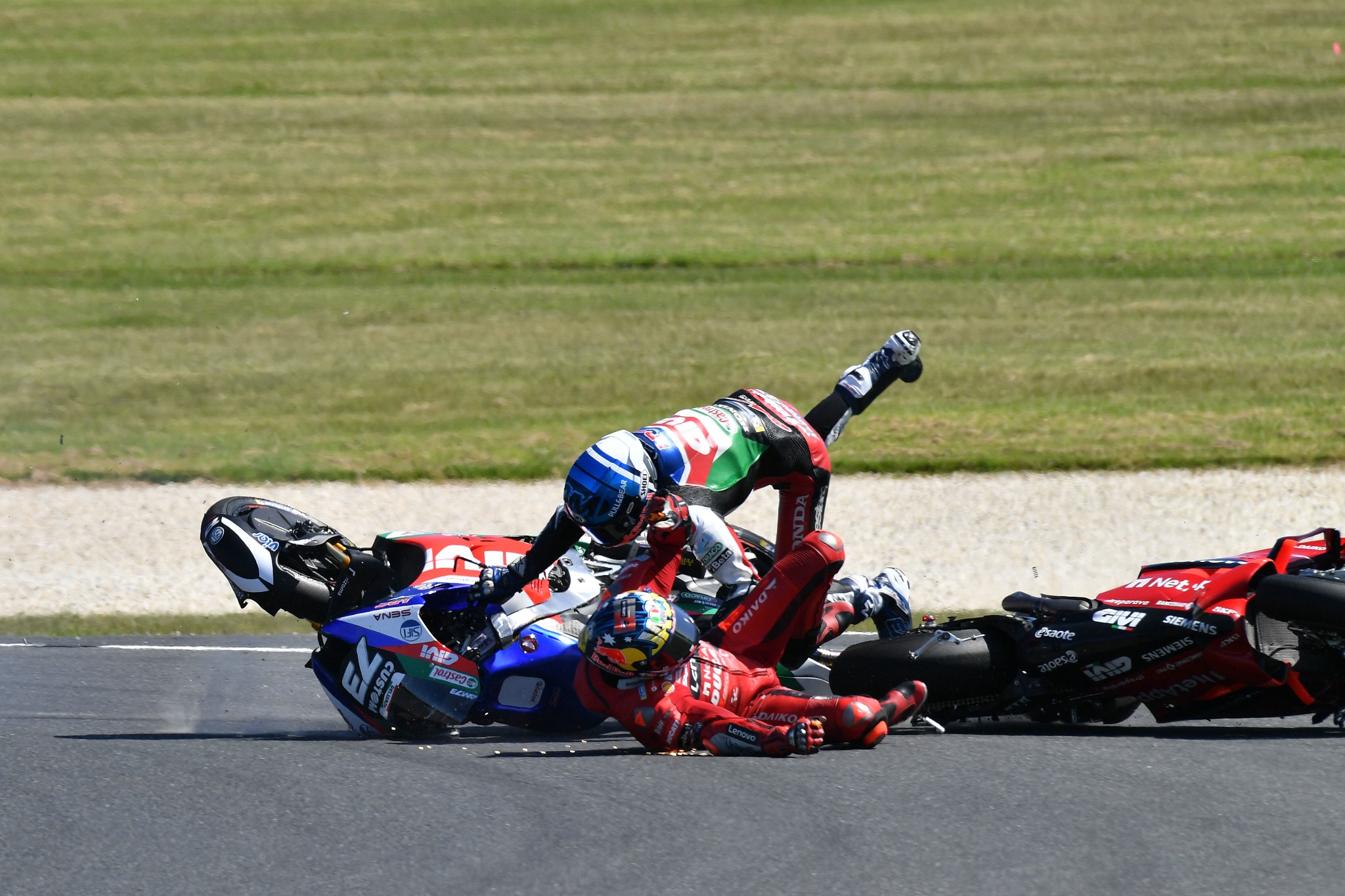 Alex Marquez and Jack Miller crash out of the Australian MotoGP, 16 October
