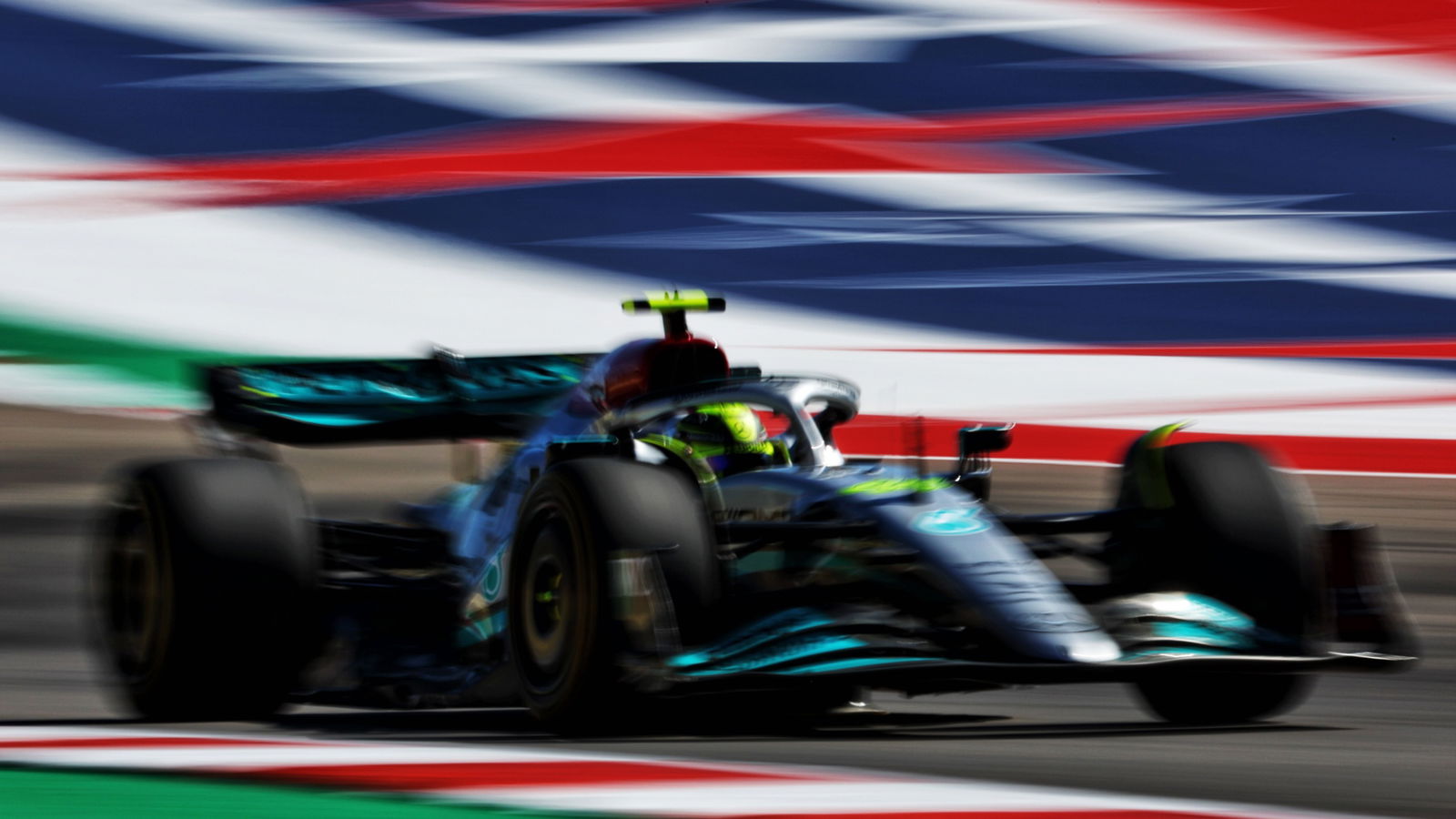 Lewis Hamilton (GBR) Mercedes 