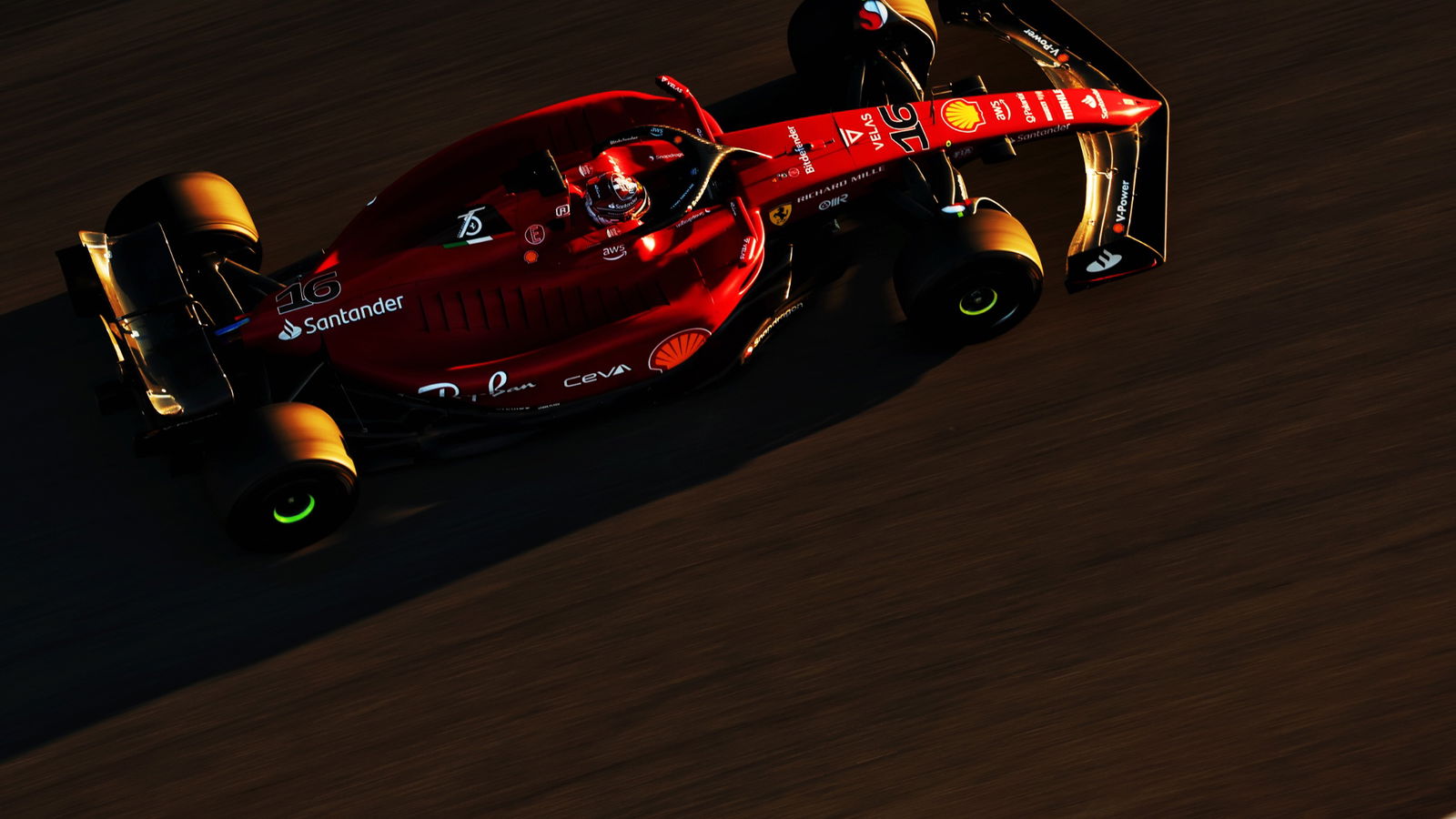 Charles Leclerc (MON) Ferrari F1-75. 