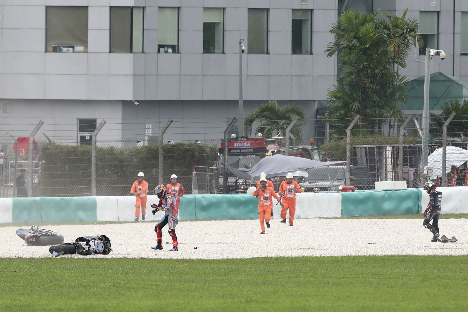 Fabio Di Giannantonio Darryn Binder crash MotoGP race, Malaysian MotoGP, 23 October