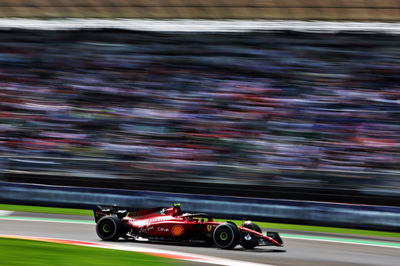 Carlos Sainz Jr ( ESP) Ferrari F1-75. Kejuaraan Dunia Formula 1, Rd 20, Grand Prix Meksiko, Mexico City, Mexico,