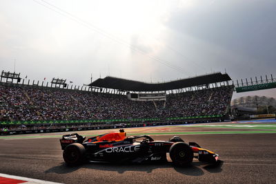 Max Verstappen (NLD) ) Red Bull Racing RB18. Kejuaraan Dunia Formula 1, Rd 20, Grand Prix Meksiko, Mexico City, Mexico,