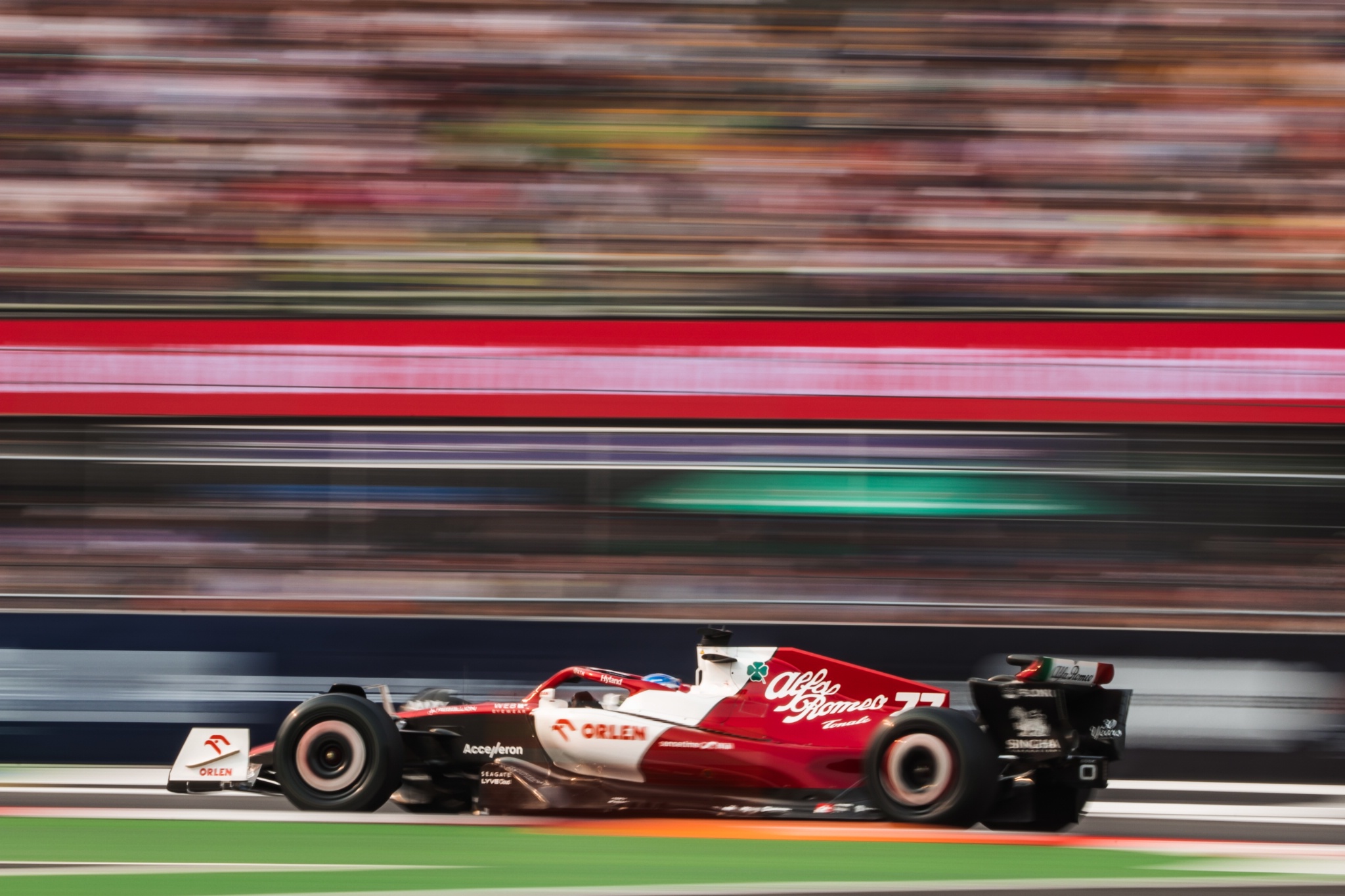 Valtteri Bottas (FIN) ) Alfa Romeo F1 Team C42. Kejuaraan Dunia Formula 1, Rd 20, Grand Prix Meksiko, Mexico City,